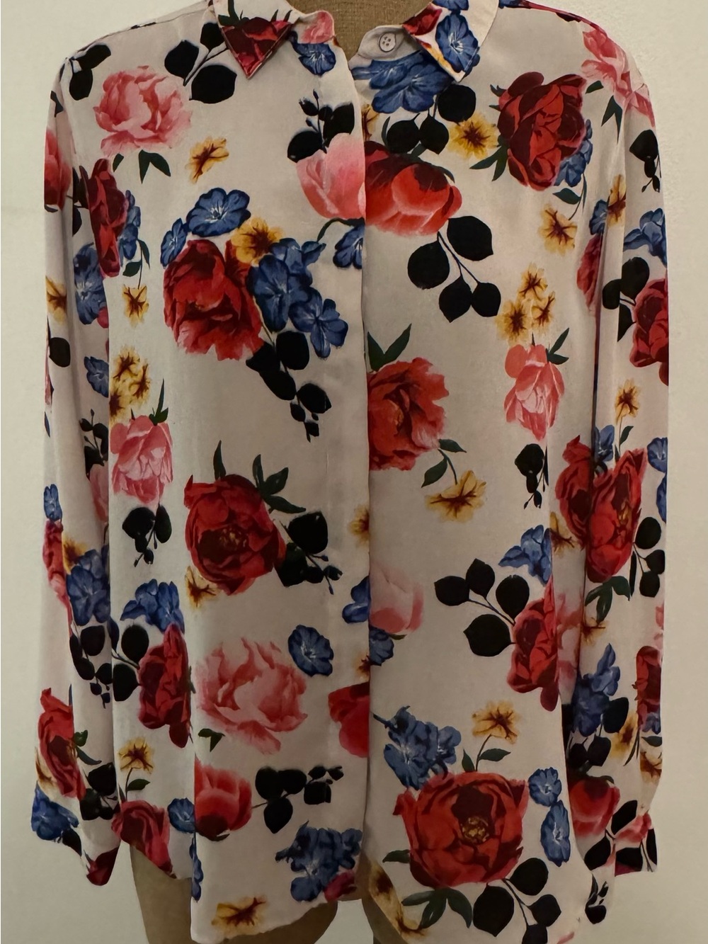 Tahari Floral Red White Blue Tote